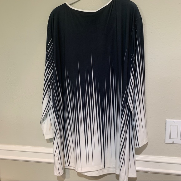 Lilly stretch top new with tags - Picture 11 of 11